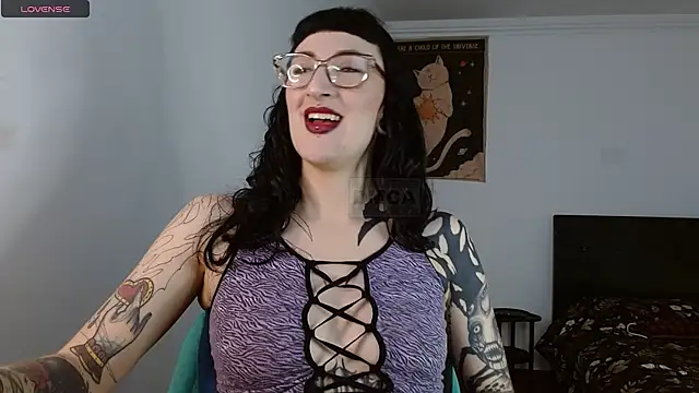 VelvetVal  online show from May 4, 4:36 pm