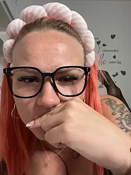 Fiebie licious  online show from July 19, 1:42 am