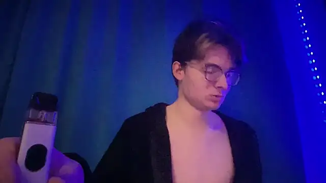 Snapshot of niksikor chatting on March 22, 8:23 pm niksikor online show from March 22, 8:23 pm