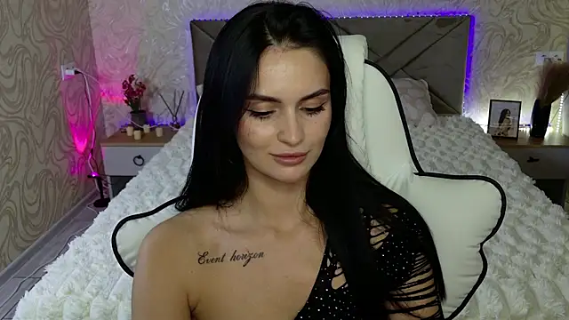 Snapshot of MilaaSweety chatting on July 12, 7:49 pm MilaaSweety online show from July 12, 7:49 pm