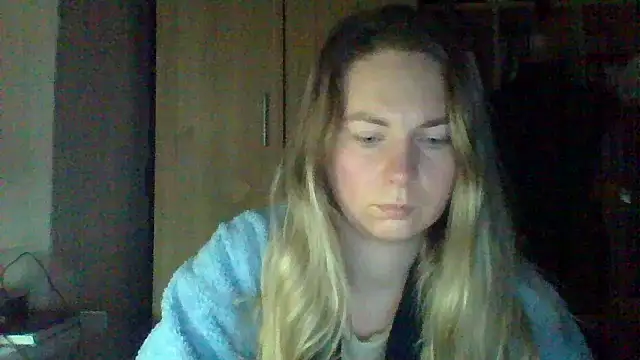 Mollie365 online show from March 10, 11:43 pm