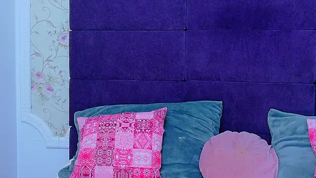 NataliaCroft online show from April 28, 2:11 pm