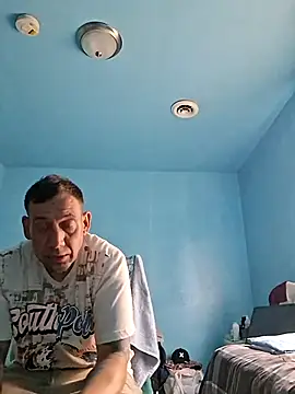 Snapshot of Brandon23xxxgb chatting on April 25, 2:25 pm Brandon23xxxgb online show from April 25, 2:25 pm