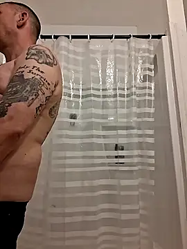Snapshot of Brandon23xxxgb chatting on April 30, 10:43 am Brandon23xxxgb online show from April 30, 10:43 am