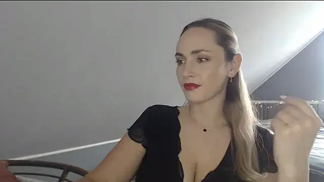 ScarlettSensitive online show from June 1, 6:26 am