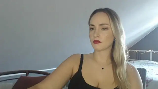 ScarlettSensitive online show from June 23, 6:22 am
