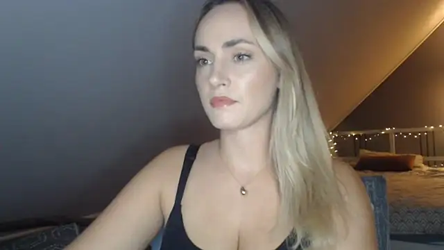 ScarlettSensitive online show from July 21, 7:49 pm