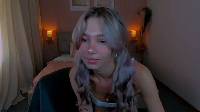 LuluAlis online show from July 9, 3:16 pm