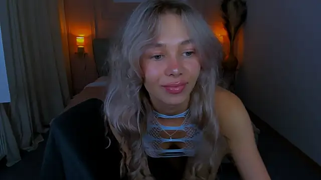 LuluAlis online show from August 1, 5:34 pm
