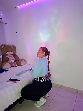 Foxylisaflores online show from June 17, 2:07 pm