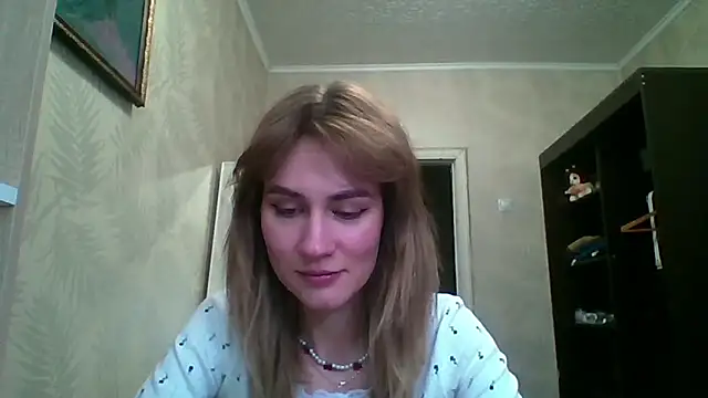ElenoreHolguin online show from April 21, 9:04 am