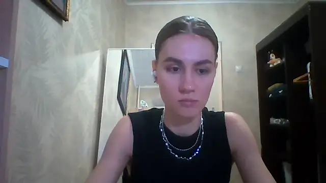ElenoreHolguin online show from April 26, 7:33 pm