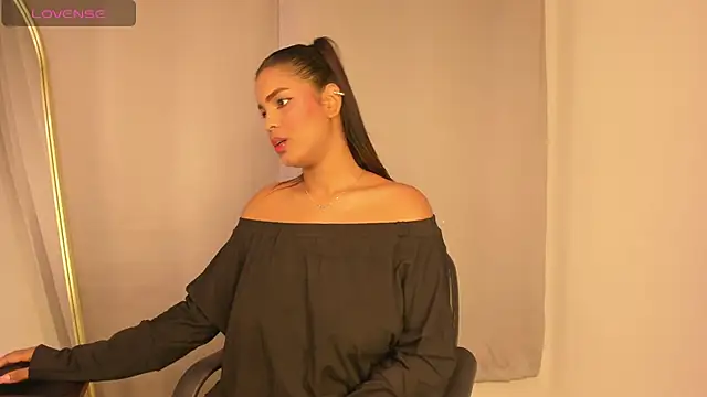 Aishs bigass online show from July 5, 5:25 am
