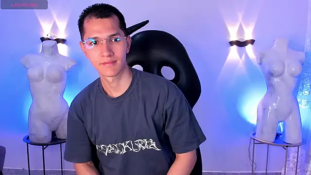 MilanDavid1 online show from March 16, 5:28 pm