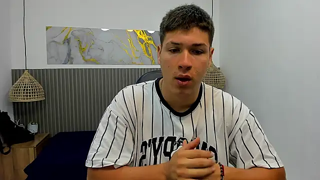 Snapshot of AlessandroFranco chatting on July 21, 12:29 pm AlessandroFranco online show from July 21, 12:29 pm