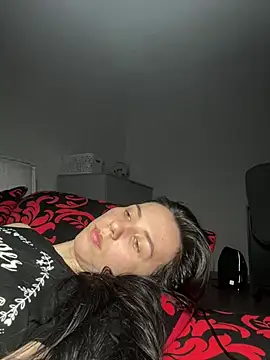 Oliviyaa kiss  online show from March 10, 11:54 pm