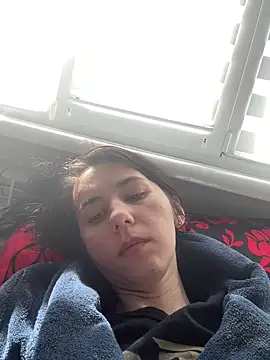 Oliviyaa kiss  online show from March 13, 12:23 pm