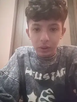 Snapshot of Daniel_Roy chatting on April 23, 4:14 am Daniel Roy online show from April 23, 4:14 am
