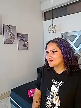 Liily Foxxy online show from July 29, 11:30 am