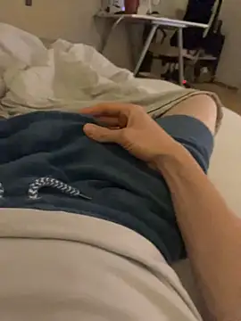 Snapshot of curvedlongdick chatting on April 16, 7:36 pm curvedlongdick online show from April 16, 7:36 pm