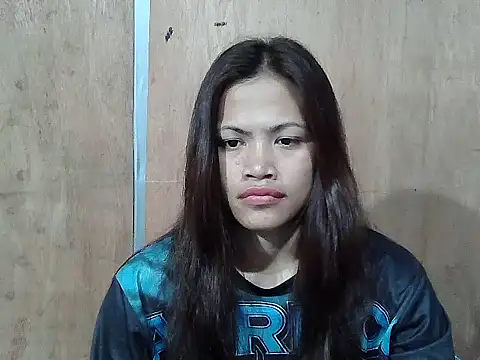 yummypinay26 online show from March 14, 1:44 am