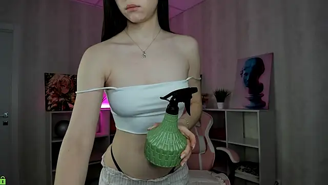 Snapshot of Aurora_Temptia chatting on April 8, 9:09 am Aurora Temptia online show from April 8, 9:09 am