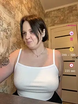 Snapshot of HubbaBaby chatting on June 3, 5:51 pm HubbaBaby online show from June 3, 5:51 pm