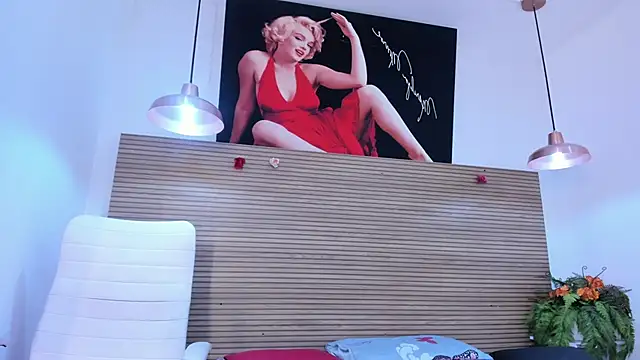 layla  smith online show from March 17, 8:01 pm