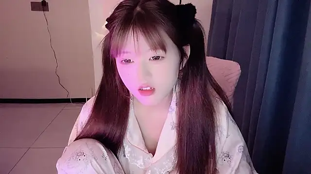 Snapshot of winnie-ww chatting on May 2, 8:52 am winnie-ww online show from May 2, 8:52 am