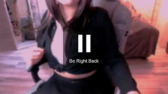 DaisyBloomm online show from March 13, 2:23 pm