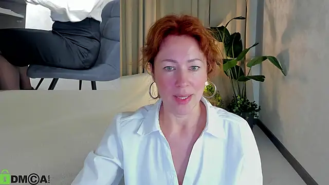 Snapshot of LeticiaRomano chatting on May 15, 4:08 am LeticiaRomano online show from May 15, 4:08 am