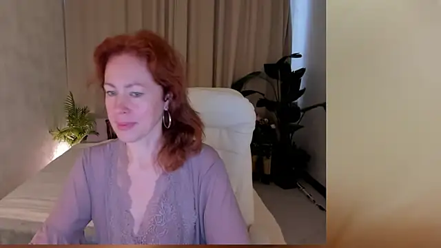 Snapshot of LeticiaRomano chatting on May 29, 4:21 am LeticiaRomano online show from May 29, 4:21 am