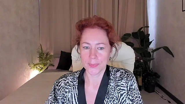 Snapshot of LeticiaRomano chatting on May 30, 3:58 am LeticiaRomano online show from May 30, 3:58 am