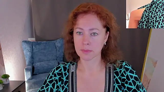 Snapshot of LeticiaRomano chatting on June 14, 4:03 am LeticiaRomano online show from June 14, 4:03 am