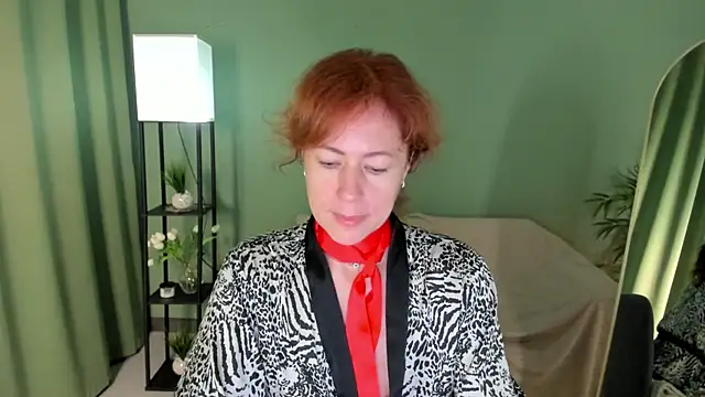Snapshot of LeticiaRomano chatting on July 8, 4:06 am LeticiaRomano online show from July 8, 4:06 am
