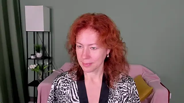 Snapshot of LeticiaRomano chatting on July 24, 4:10 am LeticiaRomano online show from July 24, 4:10 am