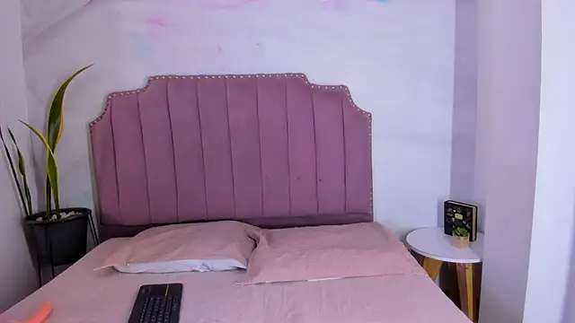 alina-leon online show from March 15, 12:55 pm