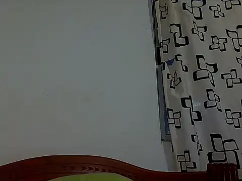  SaraWilliams1  online show from July 11, 10:51 am