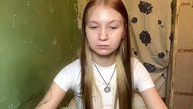 Lollybomb online show from May 3, 9:10 pm