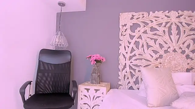 LucianaBlanco  online show from June 13, 1:20 pm