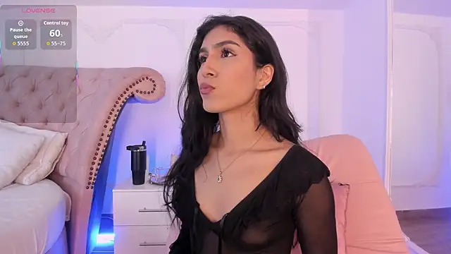 LucianaBlanco  online show from June 14, 8:33 pm