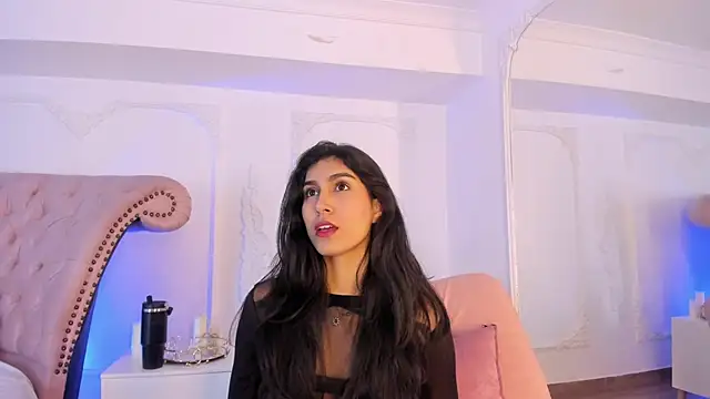 Snapshot of LucianaBlanco_ chatting on June 19, 8:34 pm LucianaBlanco online show from June 19, 8:34 pm