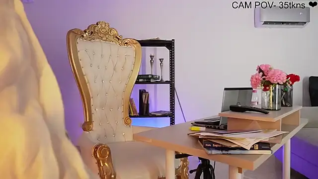 Snapshot of LucianaBlanco_ chatting on July 4, 8:48 pm LucianaBlanco online show from July 4, 8:48 pm
