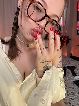 Tallulah Kinky online show from June 16, 8:44 pm
