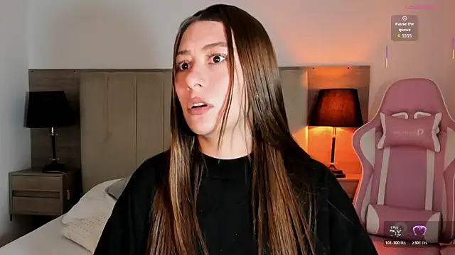 alejarosee online show from March 27, 8:08 pm