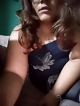 Snapshot of blurosa chatting on April 12, 6:40 am blurosa online show from April 12, 6:40 am