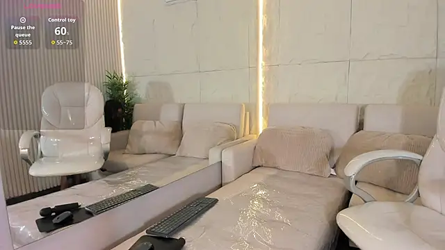 LinaKatelles online show from March 15, 12:00 pm