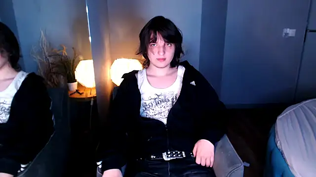 delalex online show from June 10, 4:39 pm