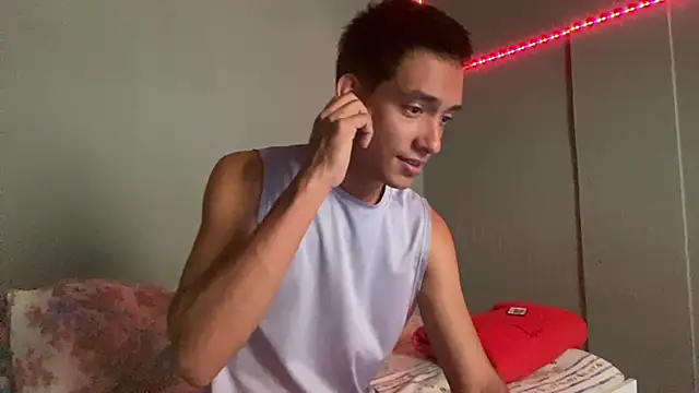 BrownBoyLover01 online show from March 18, 4:21 pm