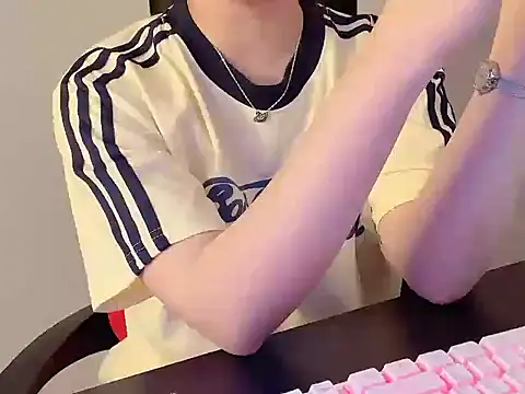 Snapshot of hunhun122 chatting on June 11, 12:32 am hunhun122 online show from June 11, 12:32 am